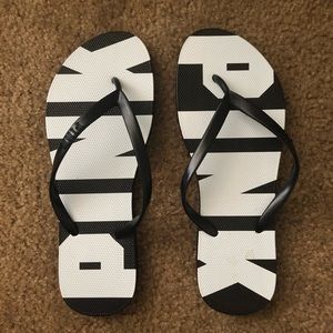 NEW Victoria's Secret PINK flip flop. Size 7-8.